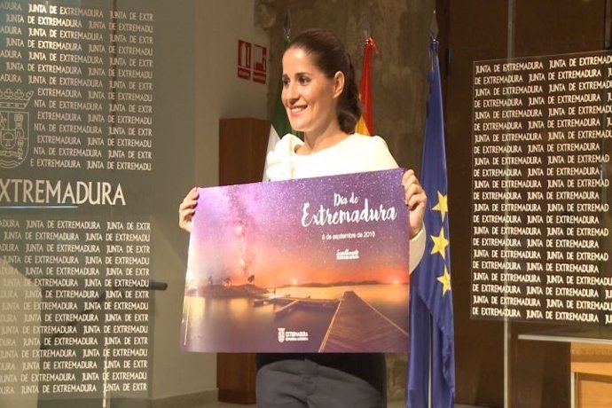 Isabel Gil Rosiña en la presentación de los actos del Día de Extremadura