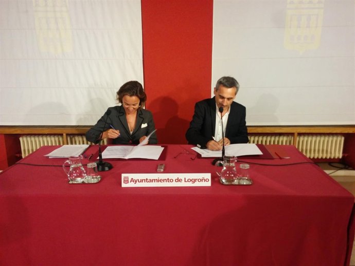 Gamarra y Rubio firman el convenio para el IX Curso de Verano