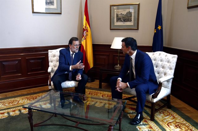 Reunión de Mariano Rajoy y Pedro Sánchez en el Congreso