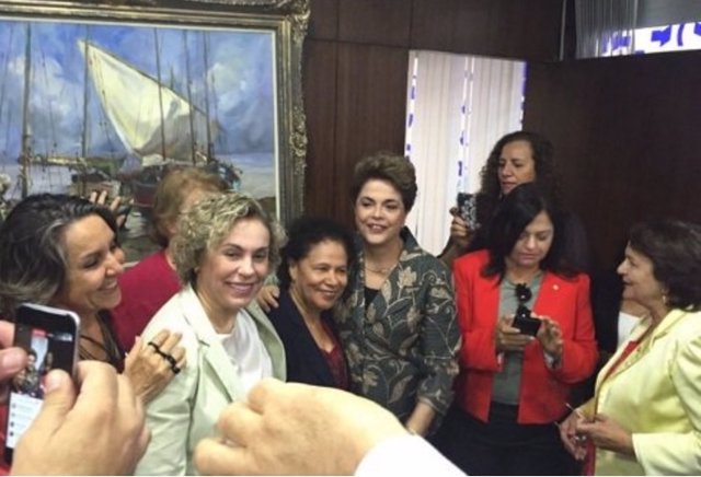Dilma Rousseff  a la llegada al Senado