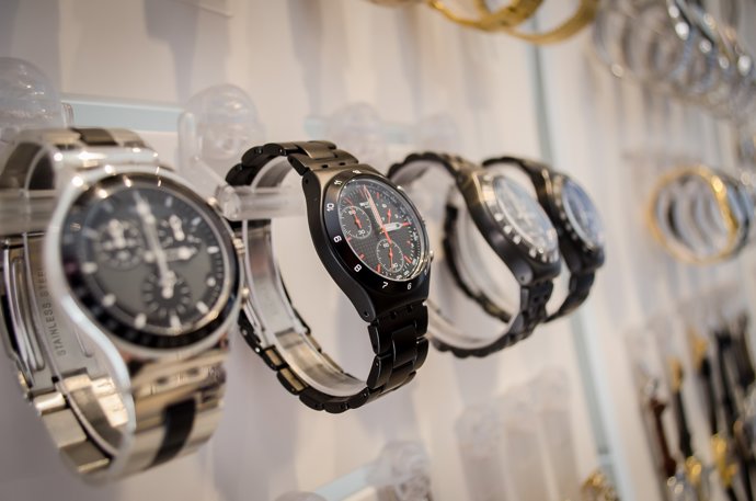 Reloj, relojes adultos, reloj negro, reloj plateado, tienda de relojes