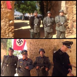 Actores ataviados con uniformes del ejército nazi.