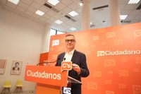 Ciudadanos insta al PSOE a abandonar uno de sus tres 'noes' y rechaza un pacto de gobierno donde esté Podemos 