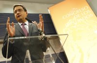 López (PSOE) dice que si Rajoy no es investido el viernes "no se acaba el mundo" y "habrá que hablar"