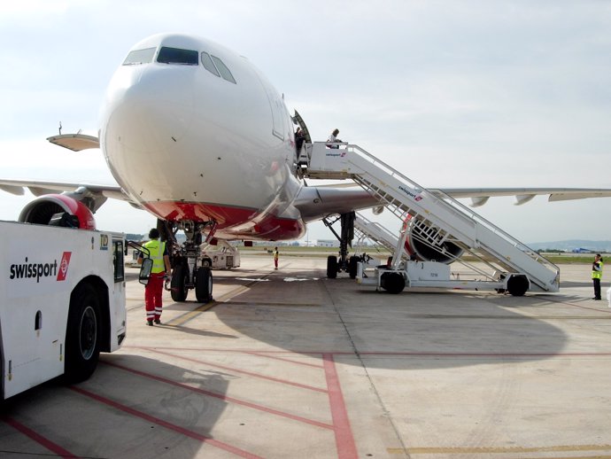 Avión de Swissport.