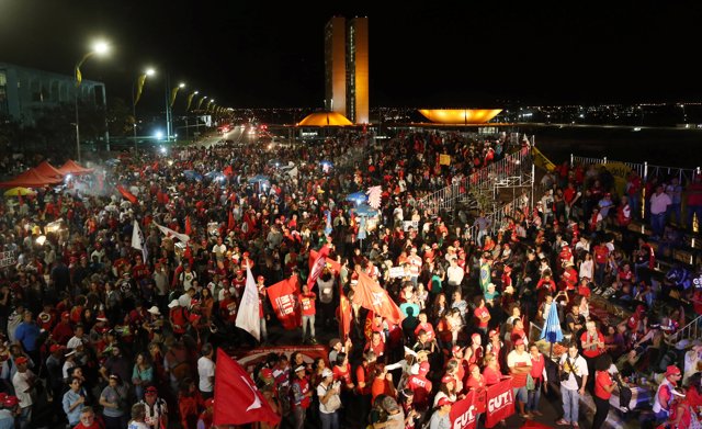 Protesta a favor de Dilma Rousseff