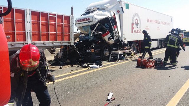 Estado en el que ha quedado uno de los camiones implicados en el accidente.