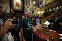 Cañamero llega al Congreso y bromea con votar a Rajoy con tal de no escucharle