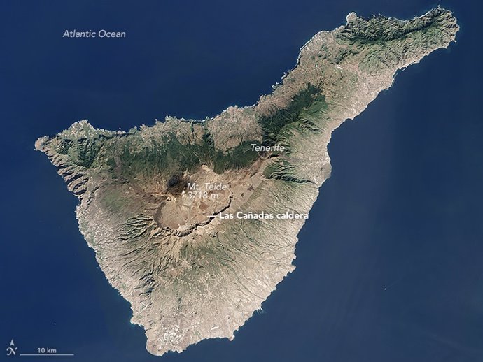Imagen por satélite de Tenerife tomada por el Land Imager (OLI) del Landsat 8 