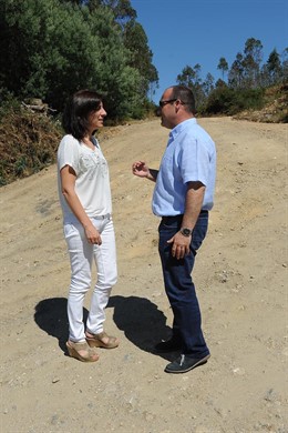 Aranga. A CoruñaA conselleira do Medio Rural, Ángeles Vázquez, acompañada do dir