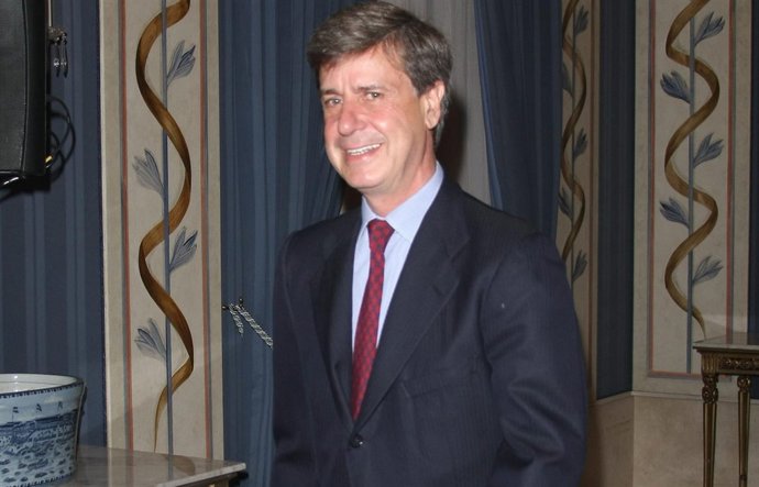 CAYETANO MARTÍNEZ DE IRUJO