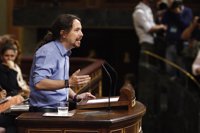 Pablo Iglesias carga duramente contra Rajoy y exige a Sánchez que intente un gobierno alternativo