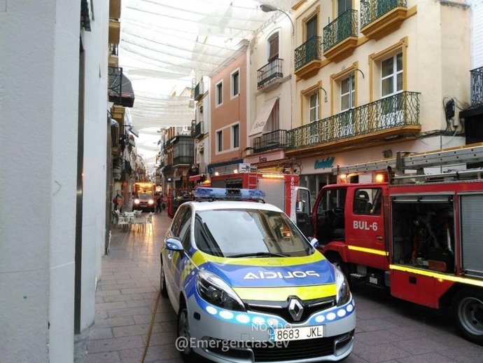 Actuación en la cafetería Ochoa.
