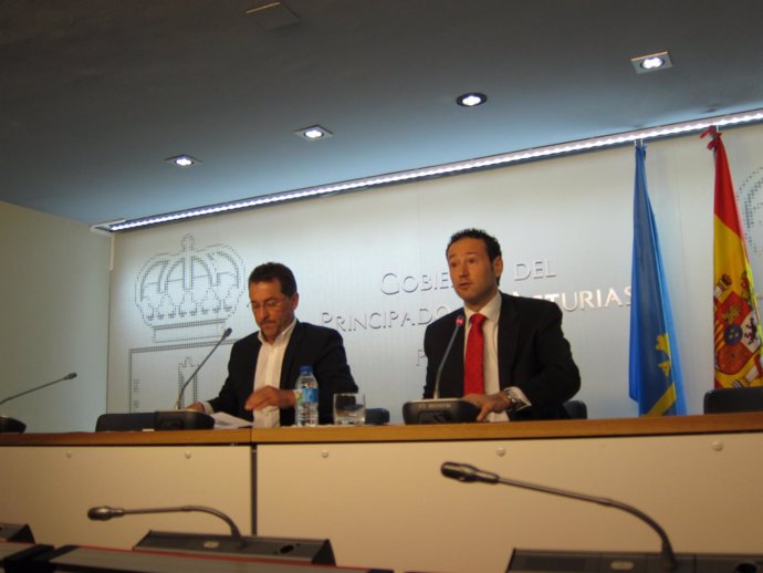 El consejero de Presidencia y el de Educación, Guillermo Martínez y Genaro Alons