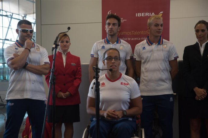 Teresa Perales junto a David Casinos y Gerard Descarrega