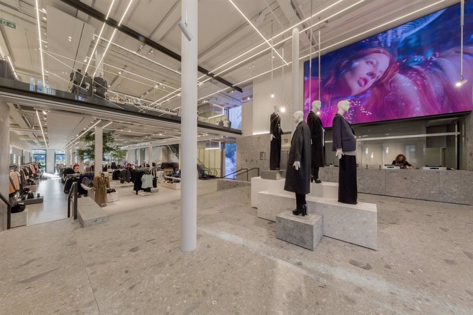 Ndp: Zara Estrena Una De Sus Tiendas Emblemáticas Globales En A Coruña