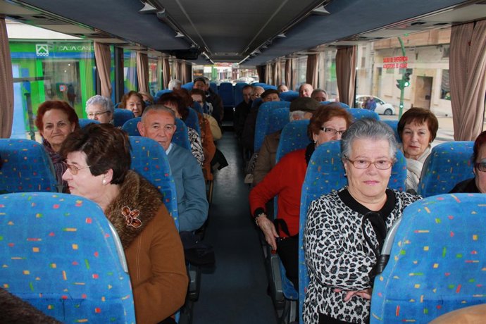Los mayores en el autobús