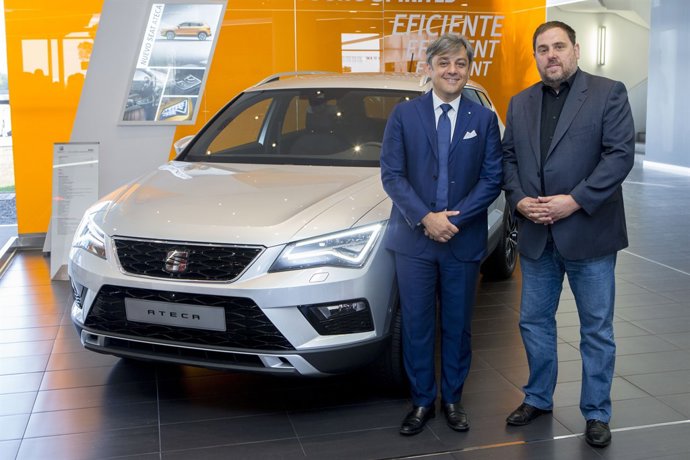 El presidente de Seat Luca de Meo y el vicepresidente del Govern O.Junqueras