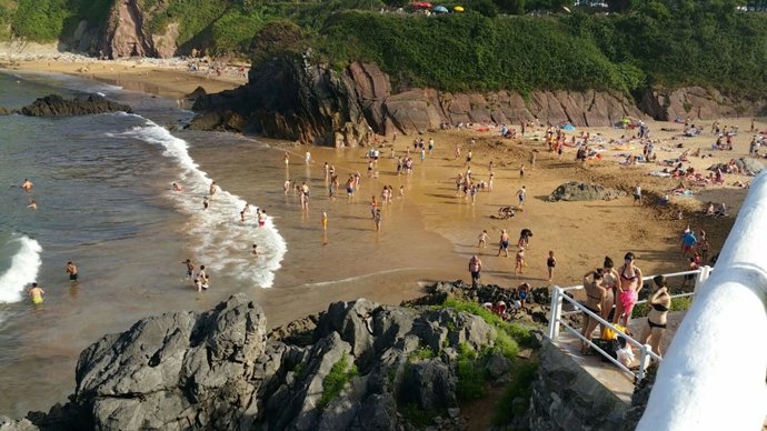 Playa de Carranques, Perlora. 