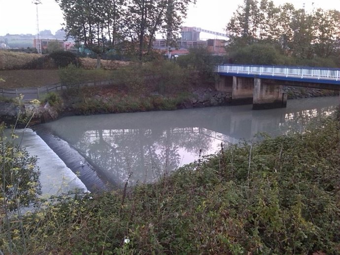 Un Nuevo Vertido A La Ría De Avilés