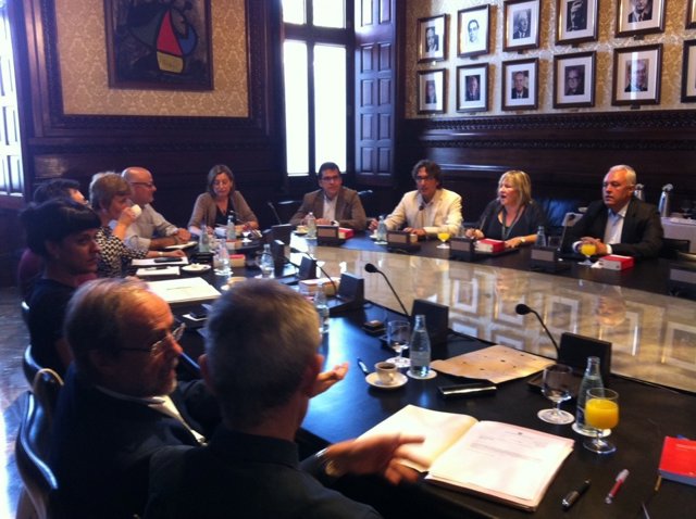 Foto Reunió Mesa (Per Tema Q Enviaré Després)