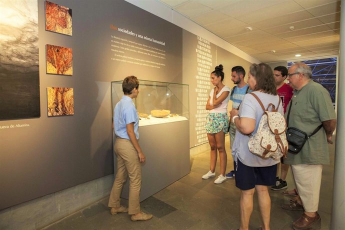 Exposición El Largo vieja de Altamira en las Cuevas Pintadas de Galdar 