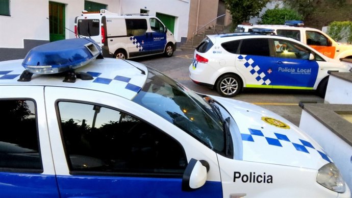NP La Policia Local De Blanes Deté Uns Falsos Policies Després D'una Espectcular