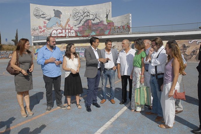 El alcalde de Granada, en el botellódromo cerrado
