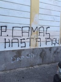 Pintadas "con insultos y amenazas" en los domicilios de dos ediles de Jerez