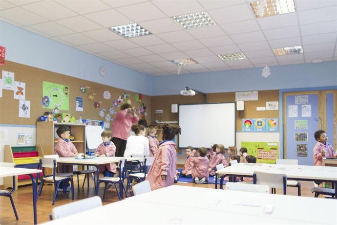 Colegio, aula, primaria, infantil, clase, niño, niña, niños, jugando, jugar