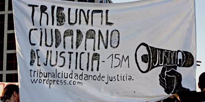 Pancarta del tribunal ciudadano de Justicia