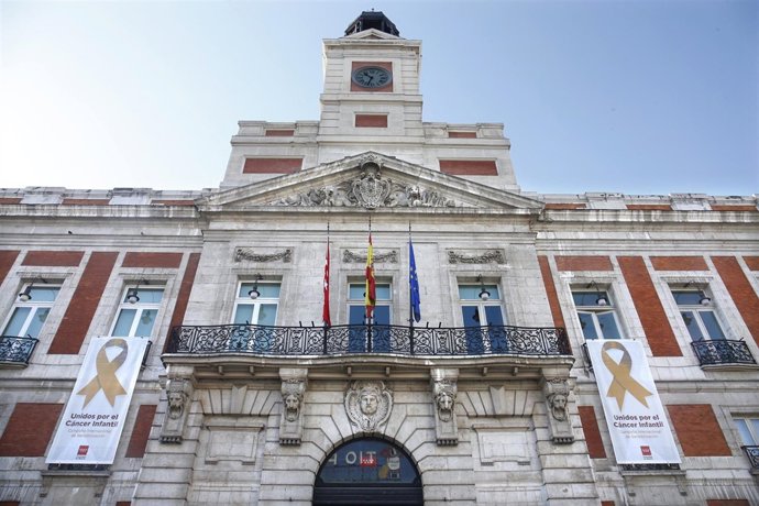 Lonas en Sol para sensibilizar sobre el cáncer infantil