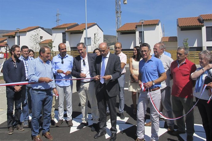 OBRAS PÚBLICAS Viviendas Requejo