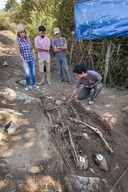 Ana Ollo visita la exhumación de fugados del Fuerte de San Cristóbal.