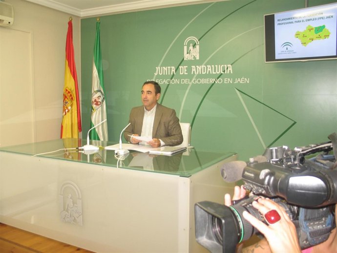 Antonio de a Torre presenta la Formación Profesional para el Empleo