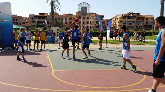 La Copa de Baloncesto 3x3 'Costa de Almería' ha recorrido siete municipios. 
