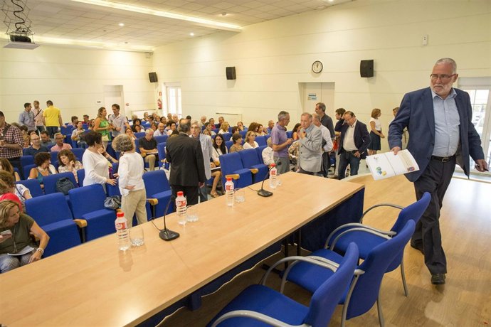 El consejero con los directores