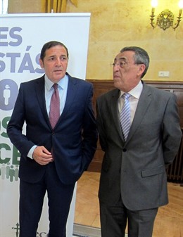 Antonio María Sáez Aguado (i) junto a Bienvenido Mena (d)