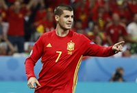 Morata sólo sufre una contusión muscular y sigue en la concentración