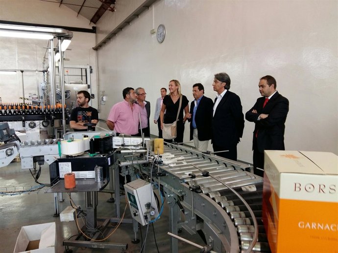 Marta Gastón visita Bodegas Borsao.