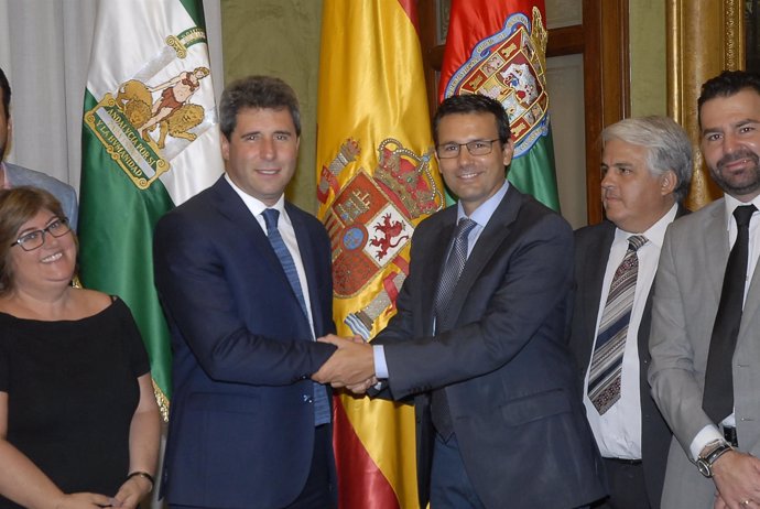 Encuentro institucional entre el alcalde de Granada y el presidente de la UIM