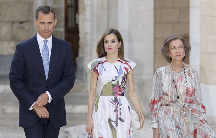 Los Reyes Felipe y Letizia y la Reina Sofía/ Raúl Terrel