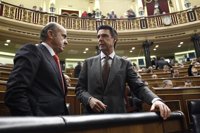 El PSOE exige que Guindos explique al Congreso la elección de Soria para el Banco Mundial