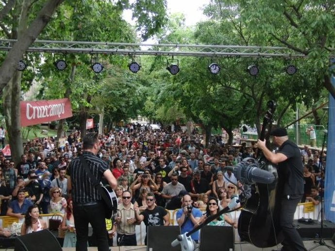 Actuación en una edición anterior del festival Alligator Rockin'.