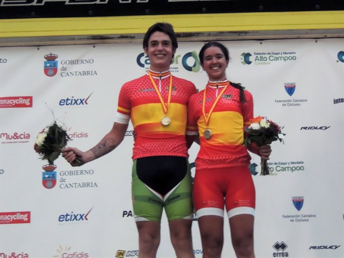 Los ganadores de la orueba a contrarreloj en la categoría junior