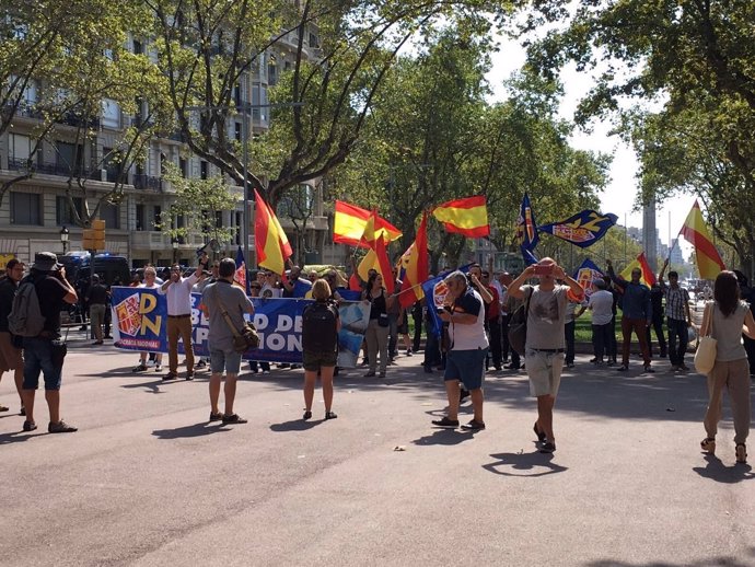 Manifestación de Democracia Nacional en Barcelona