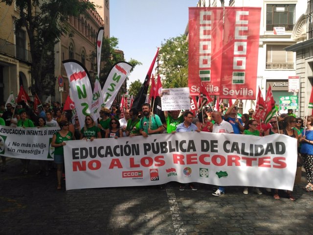 Manifestación contra recortes en educación