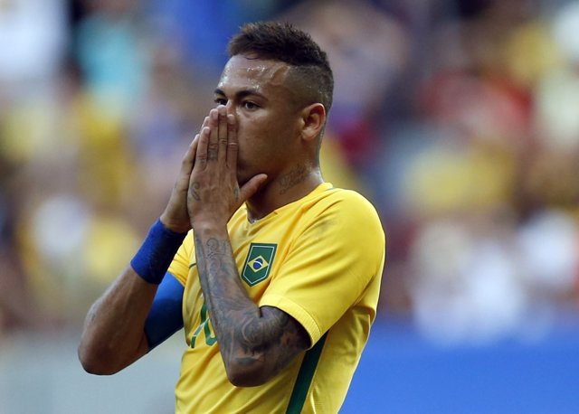 Neymar no basta en el estreno con empate de Brasil