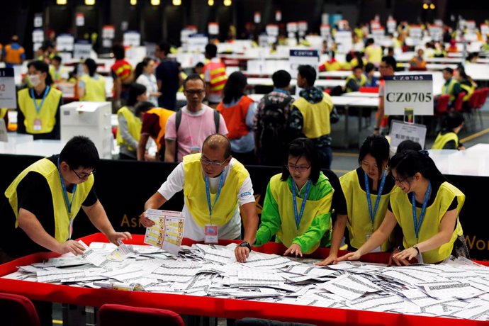 Recuento tras las elecciones legislativas en Hong Kong