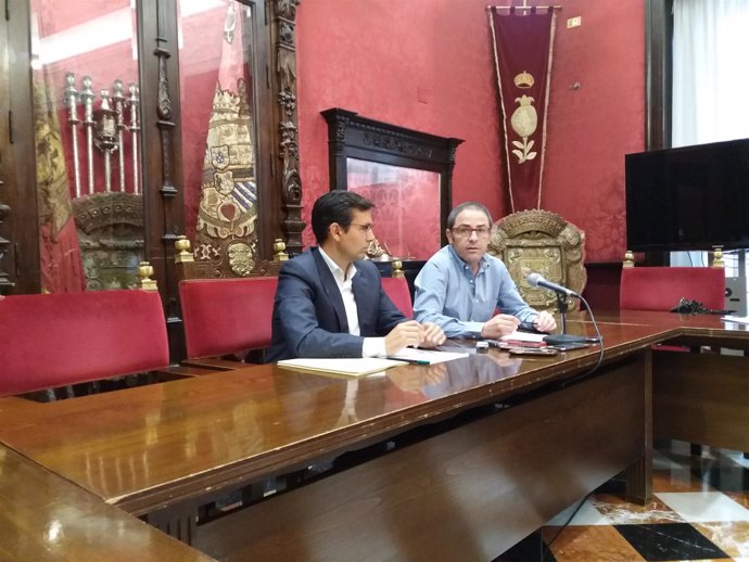El alcalde de Granada, Francisco Cuenca, y su edil de Urbanismo